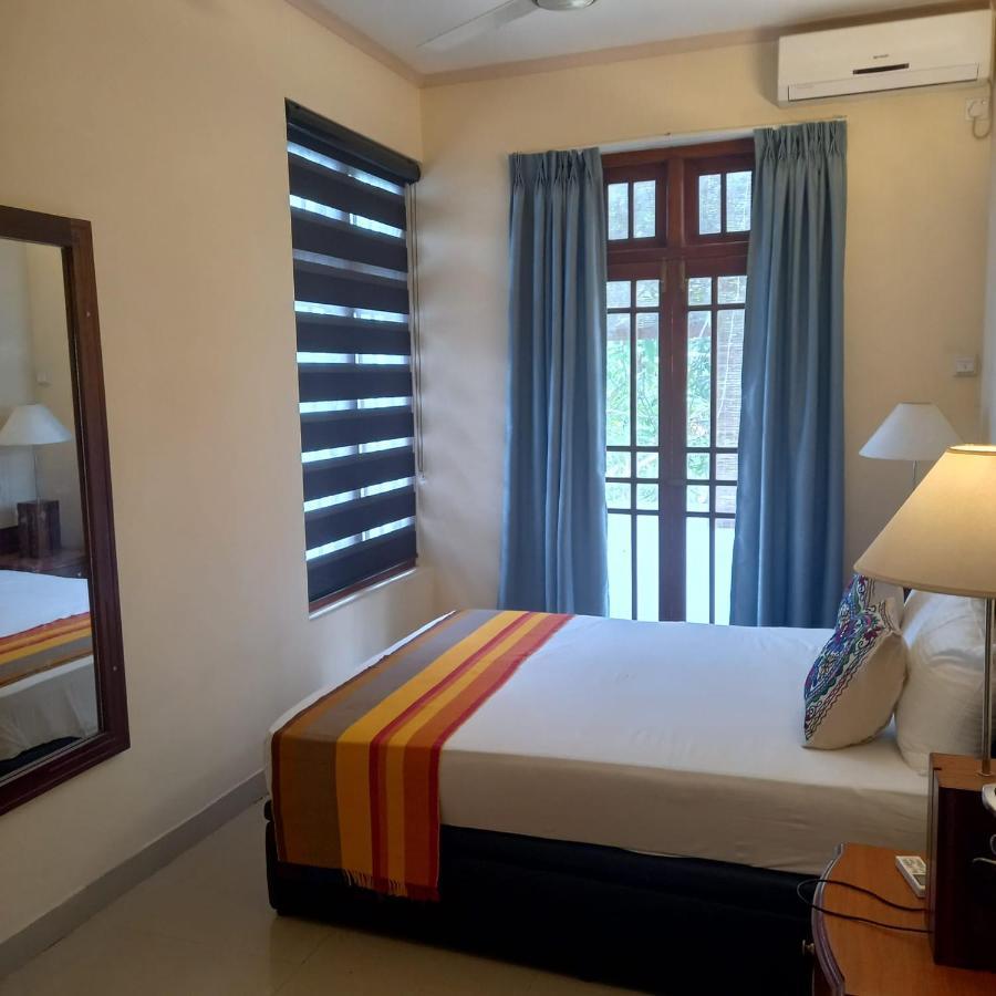 Crown Hills Kandy Inn Exteriér fotografie