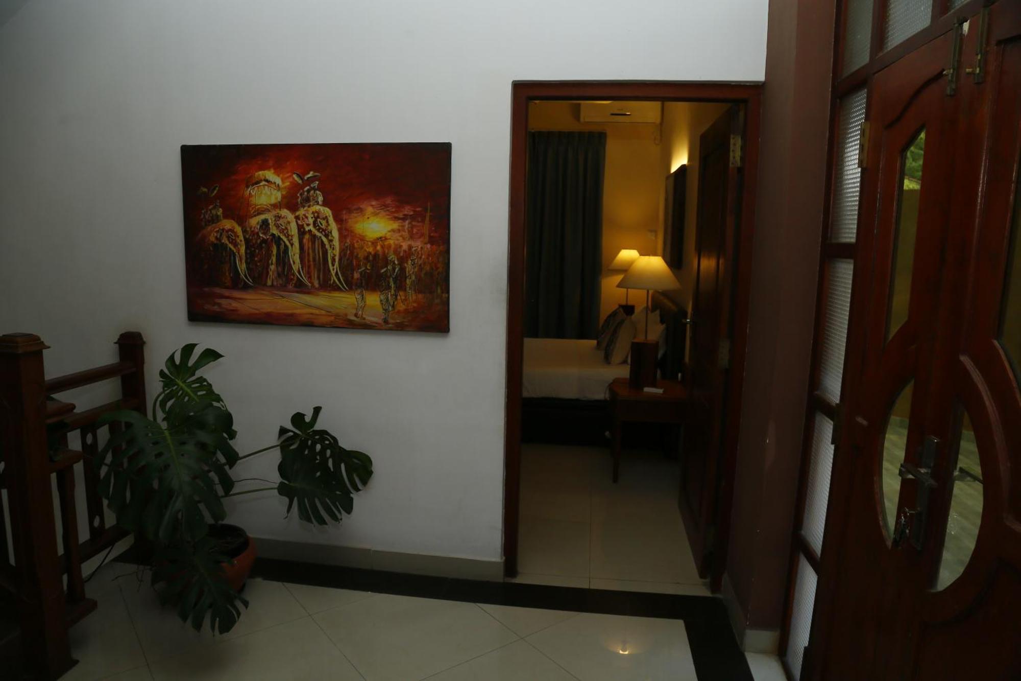 Crown Hills Kandy Inn Exteriér fotografie