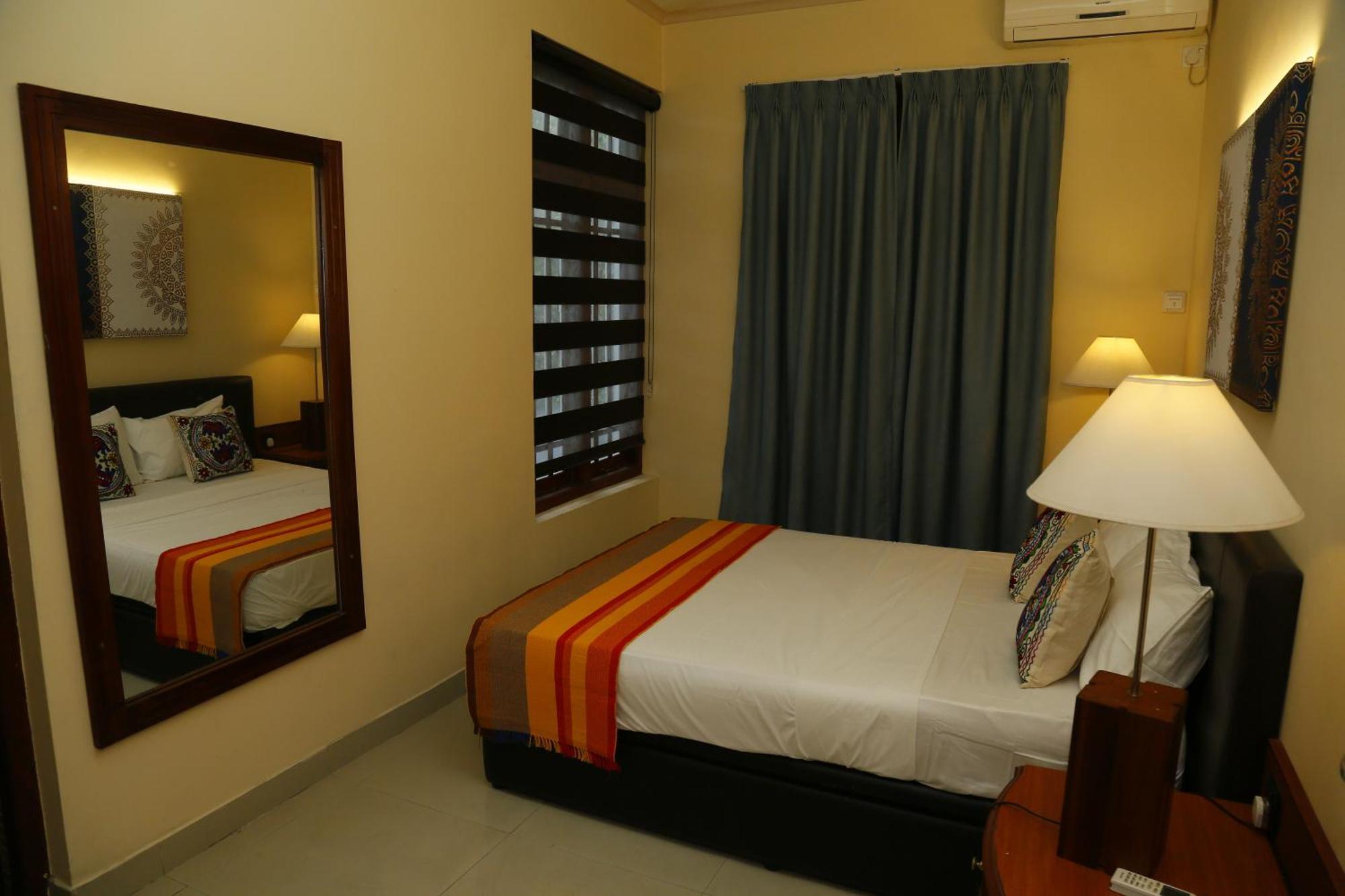 Crown Hills Kandy Inn Exteriér fotografie